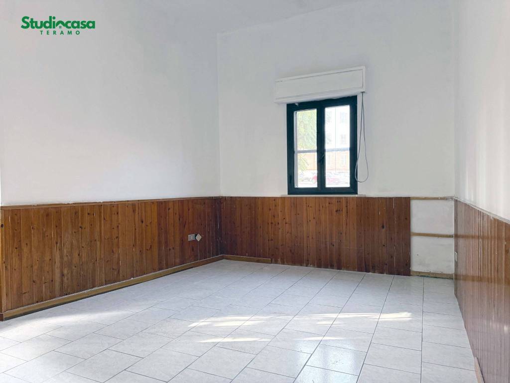 Appartamento a Teramo in Piazza della Palestra - Foto 2
