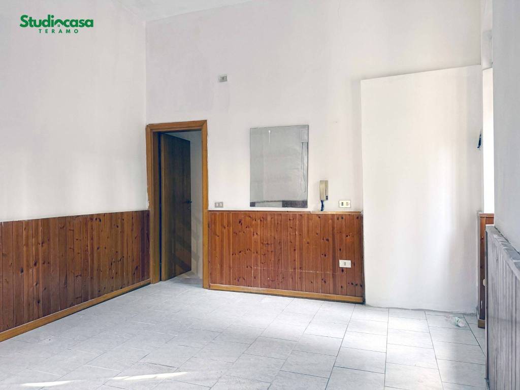 Appartamento a Teramo in Piazza della Palestra - Foto 4