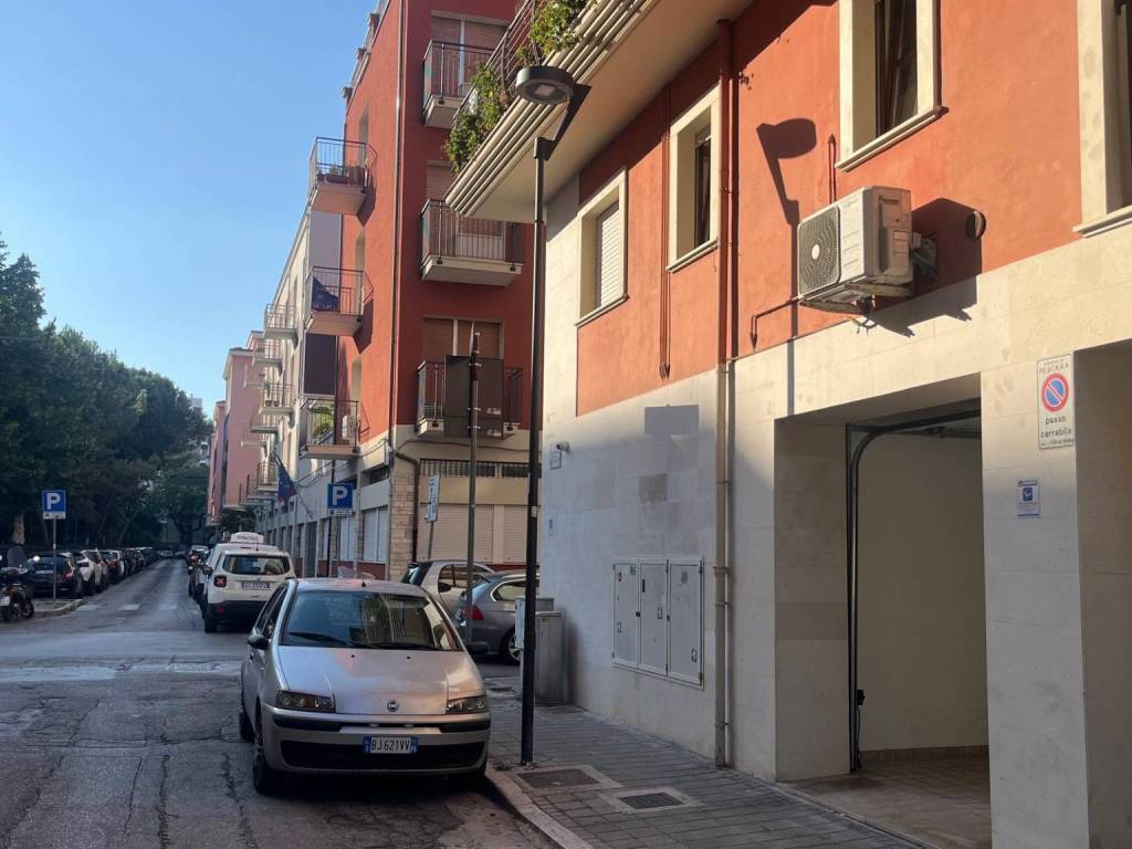 Box / garage a Pescara in Via Carlo Poerio, 46 - Foto 3