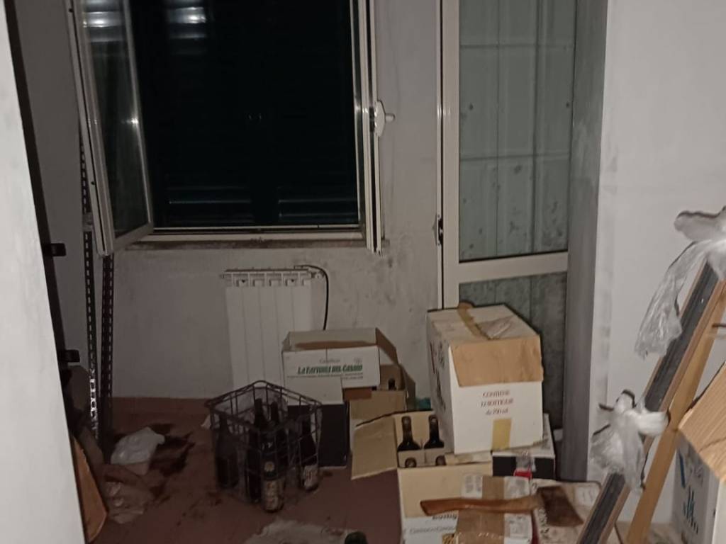 Palazzo / stabile a Sellia marina in Viale delle Mimose, 53 - Foto 2