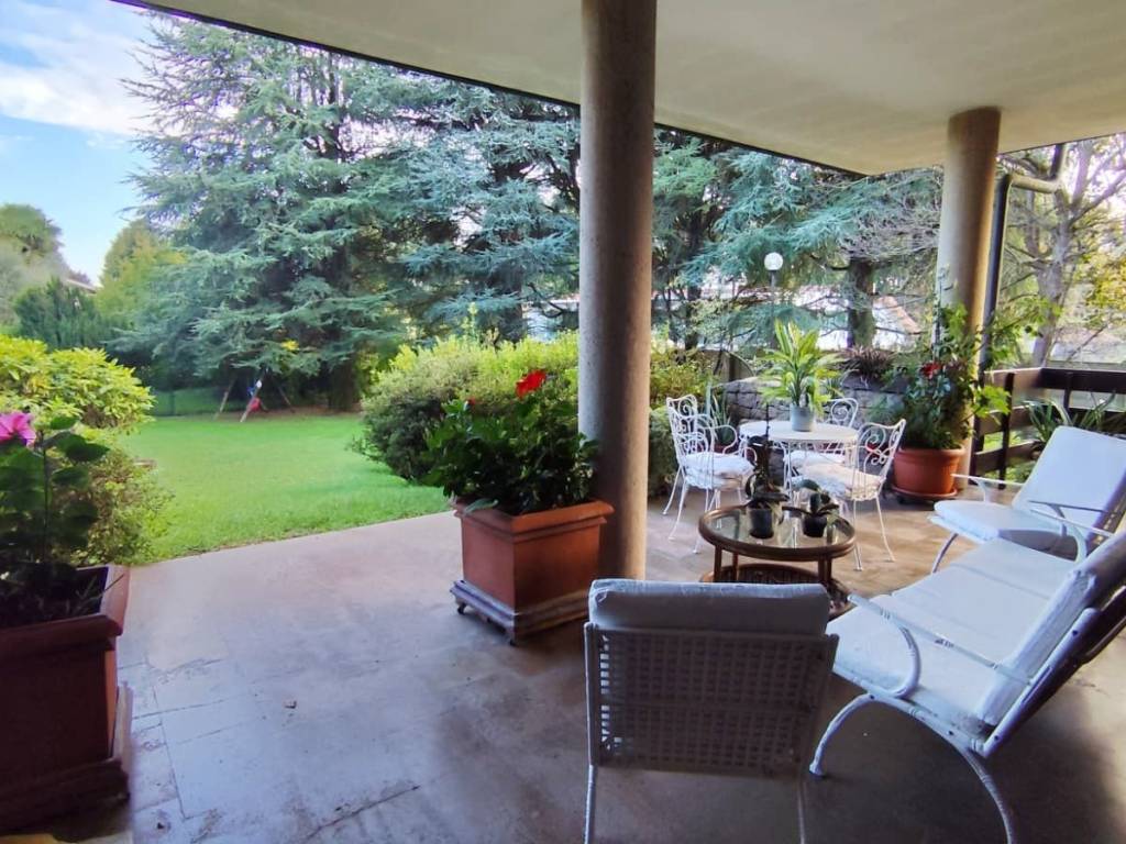 Villa a Gorla minore in Via Roma, 11 - Foto 2