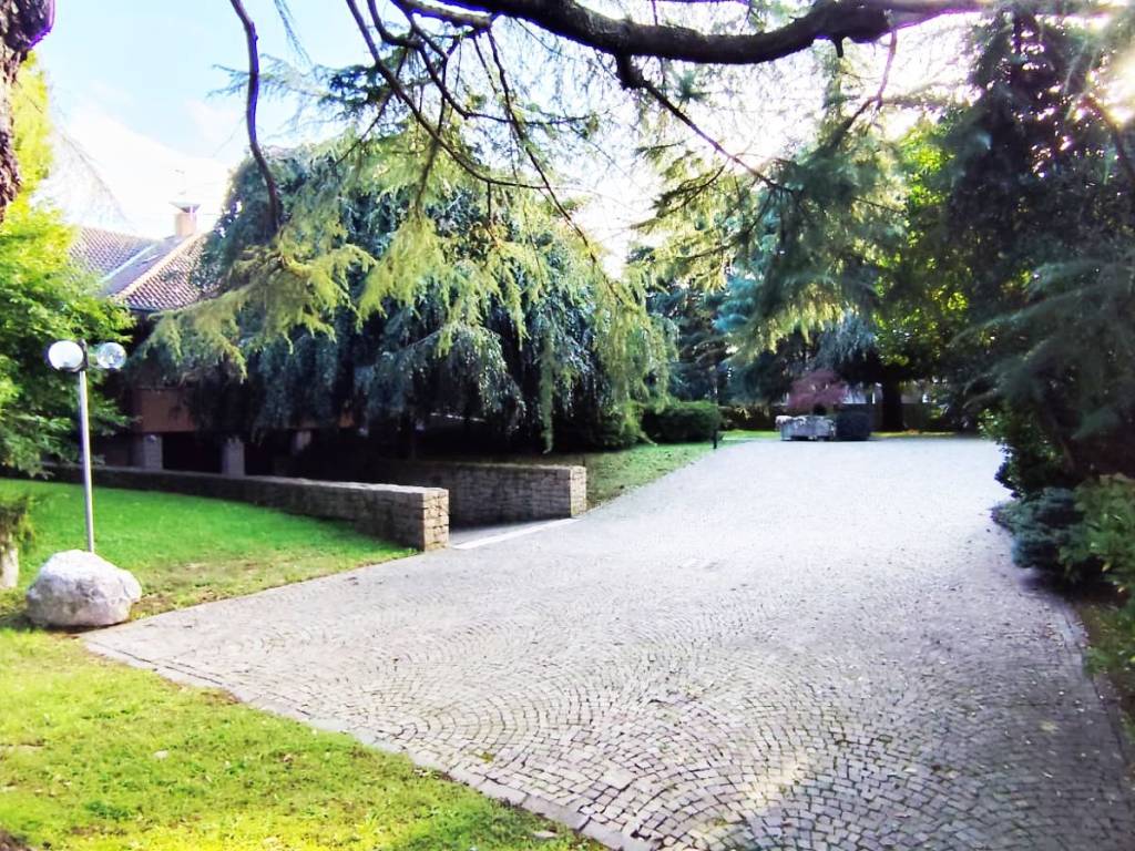 Villa a Gorla minore in Via Roma, 11 - Foto 5