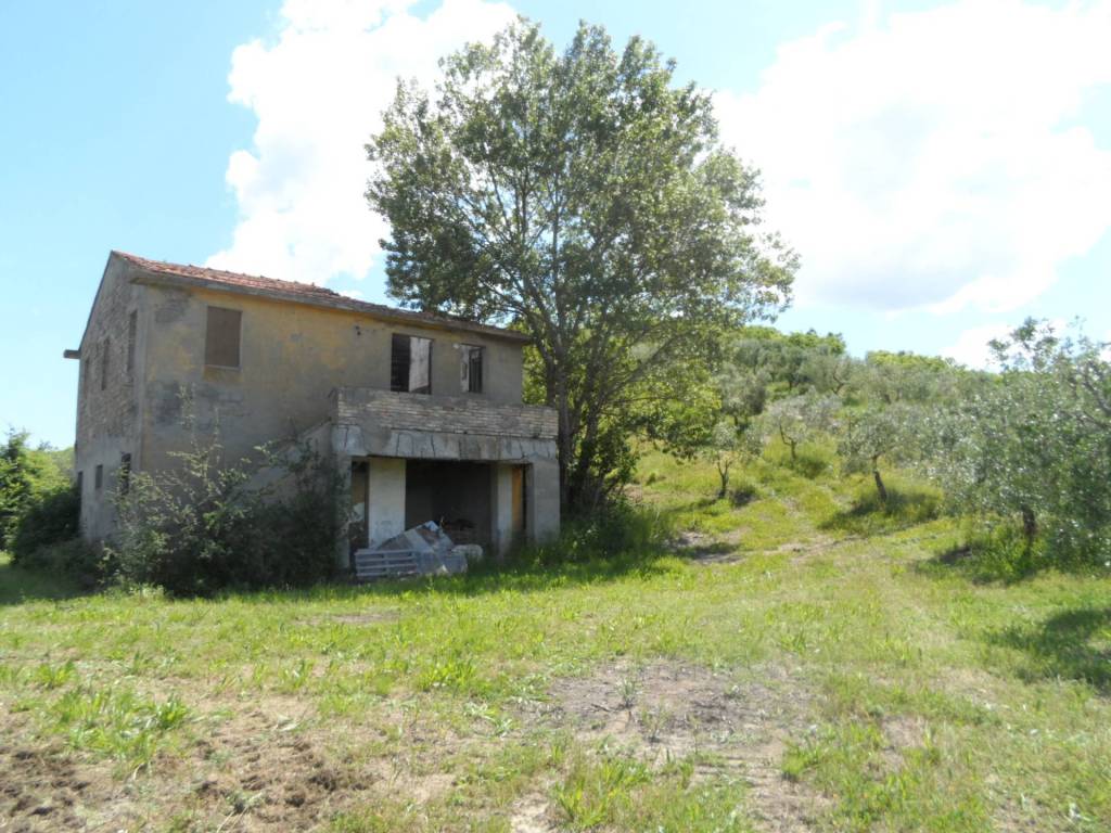 Rustico / casale a Carassai in Via Menocchia - Foto 2