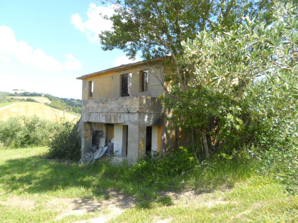 Rustico / casale a Carassai in Via Menocchia - Foto 4