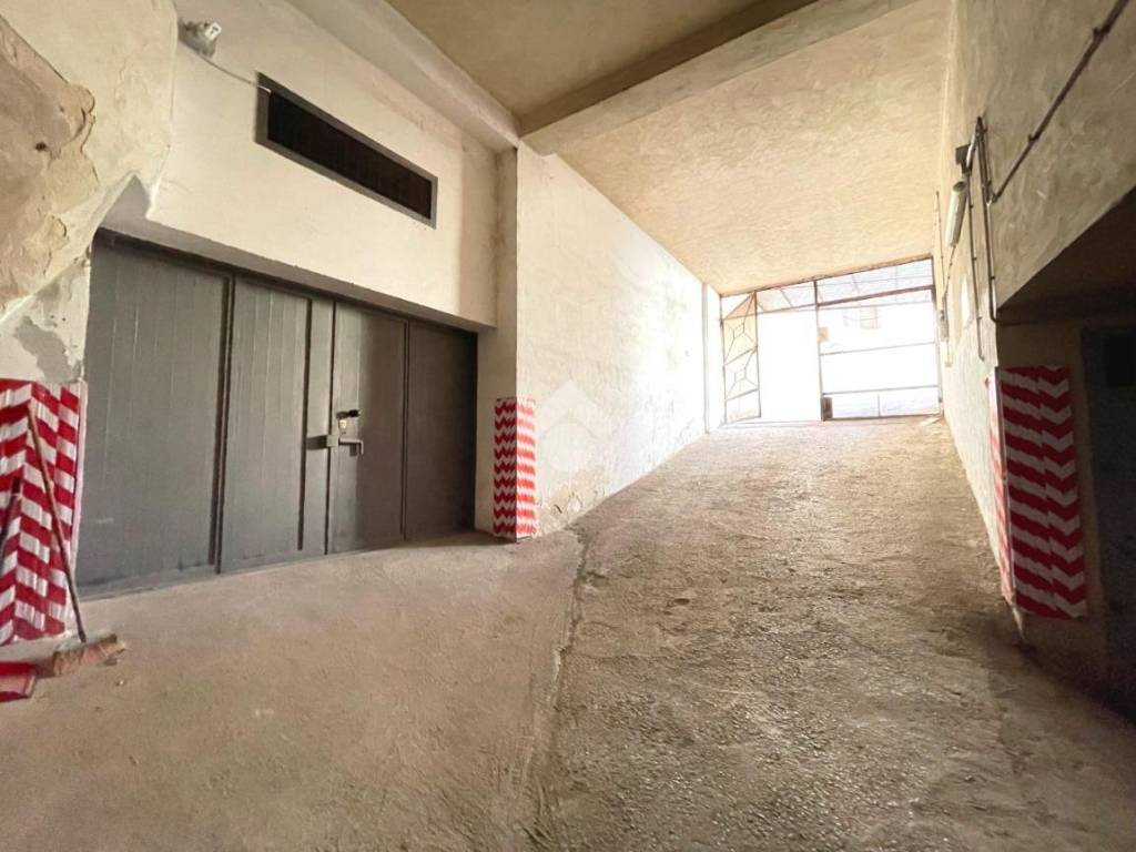 Box / garage a Canosa di puglia in Via Arturo Toscanini, 6 - Foto 3