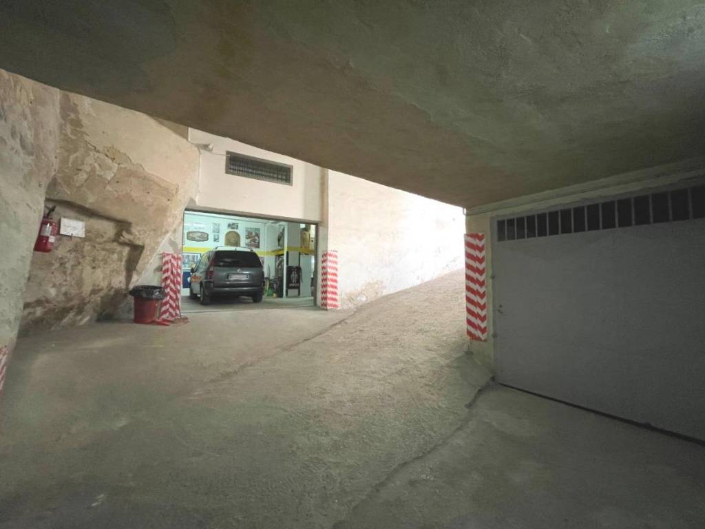 Box / garage a Canosa di puglia in Via Arturo Toscanini, 6 - Foto 4