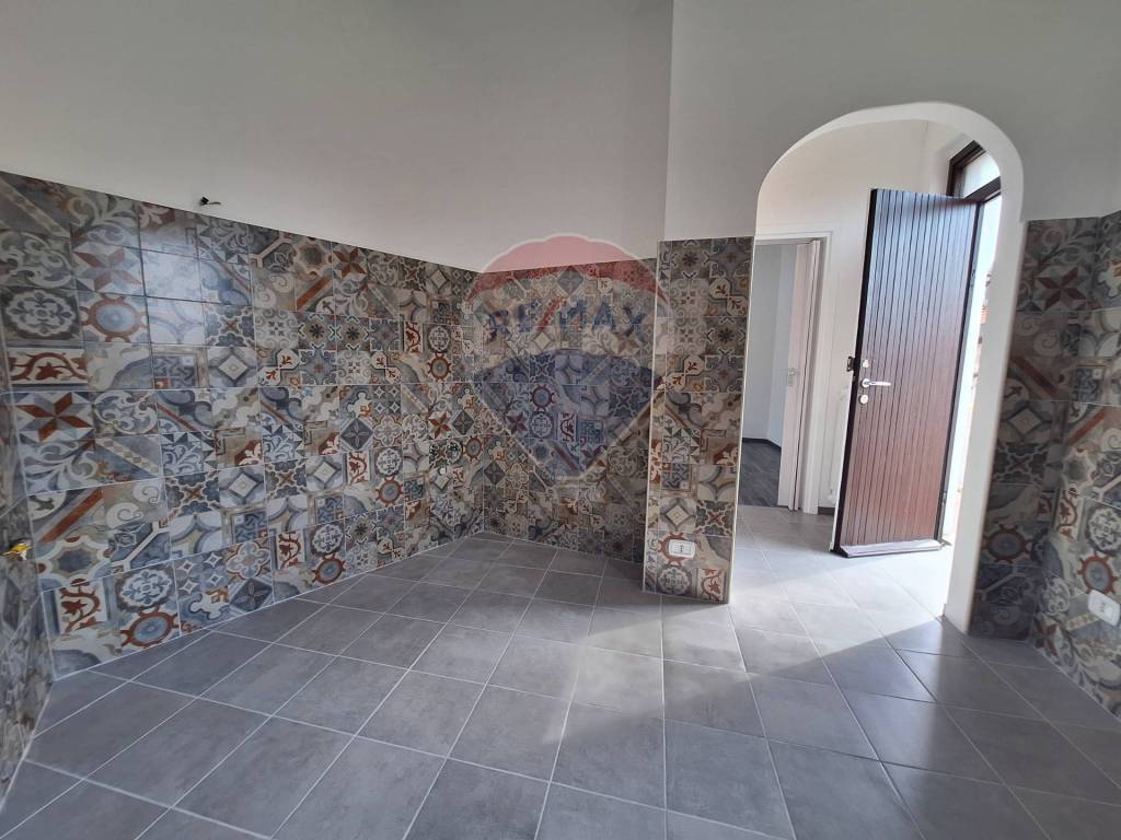 Casa indipendente a Tradate in VIA BIANCHI GIACOMO, 43 - Foto 2