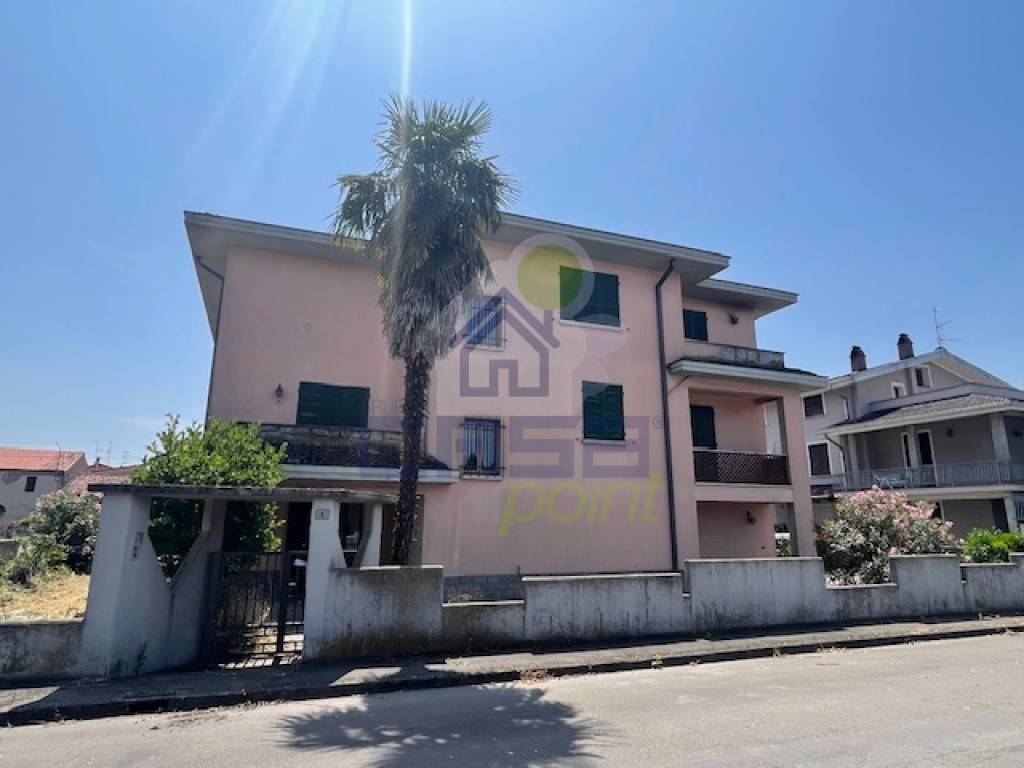 Appartamento a Castelvetro piacentino in VIA CARLO DALLA CHIESA SAN GIULIANO - Foto 5