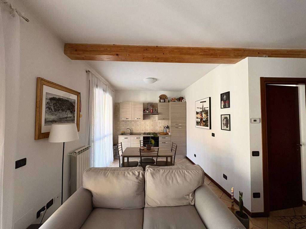 Appartamento a Bregnano in Via Alfonso La Marmora - Foto 2