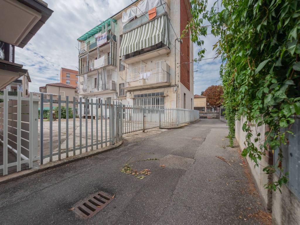 Box / garage a Asti in Via Ferdinando Gabotto, 22 - Foto 3