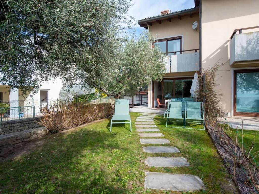 Villa a Torri del benaco in Via Gardesana, 56 - Foto 2