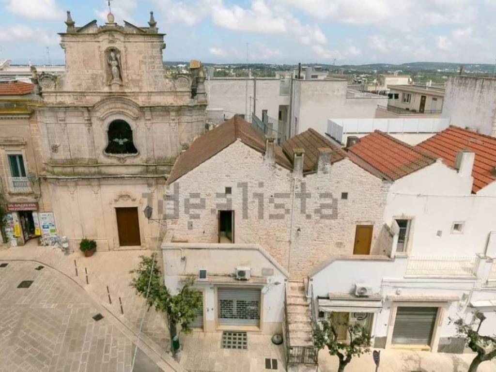 Appartamento a Cisternino in Via Regina Margherita - Foto 2