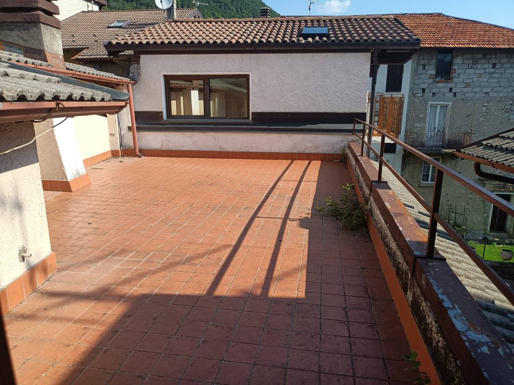 Casa indipendente a Alta valle intelvi in Piazza Pietro Orsolini, 5 - Foto 2