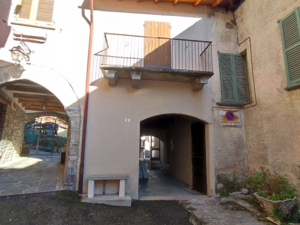 Casa indipendente a Alta valle intelvi in Piazza Pietro Orsolini, 5 - Foto 3
