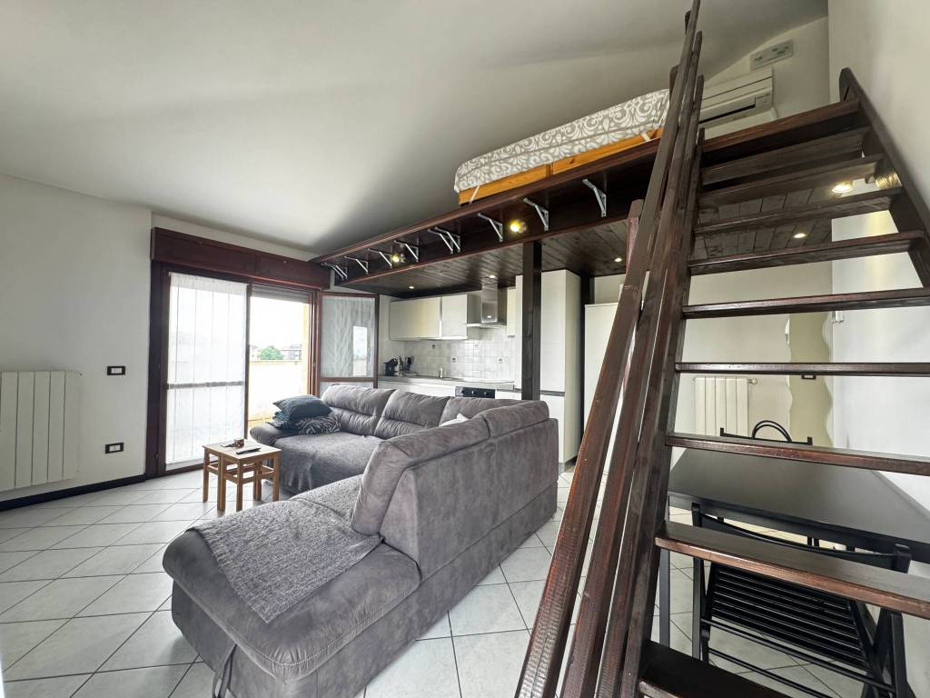 Attico / mansarda a Tavazzano con villavesco in Via Lago Gerundo, 7 - Foto 4