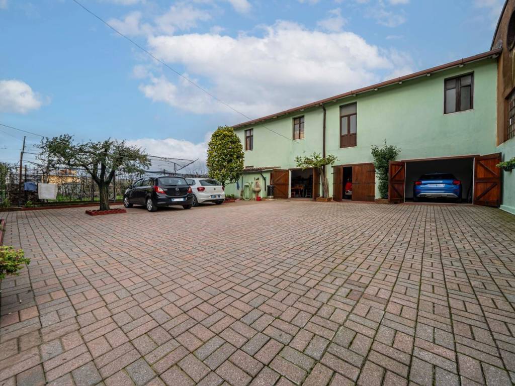 Appartamento a Caldiero in Via Alberone, 10 - Foto 2