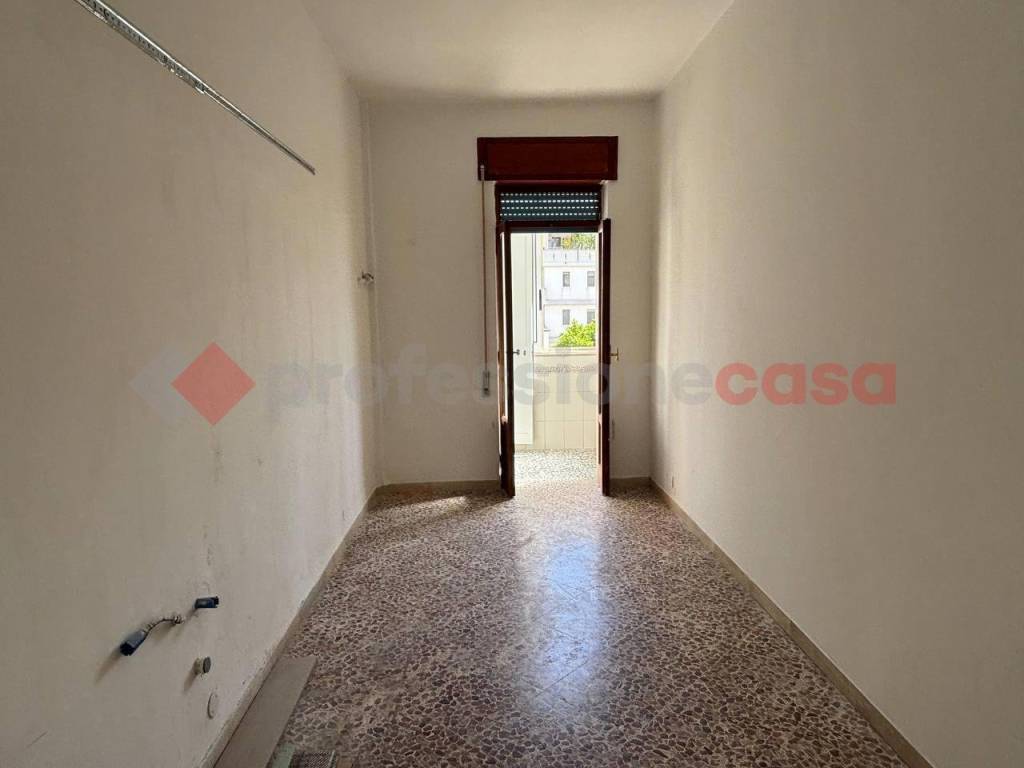 Appartamento a Taranto in via La Spezia, 17 - Foto 4