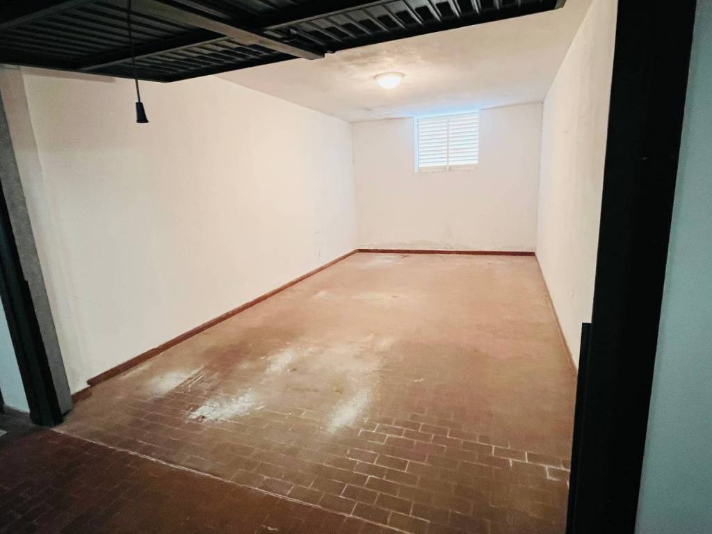 Box / garage a Sanremo in Via Hope, 27 - Foto 2