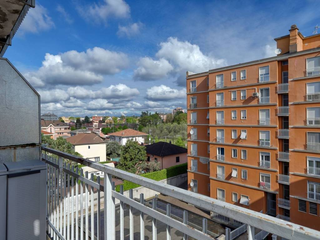 Appartamento a Gallarate in Via Michelangelo Buonarroti - Foto 4