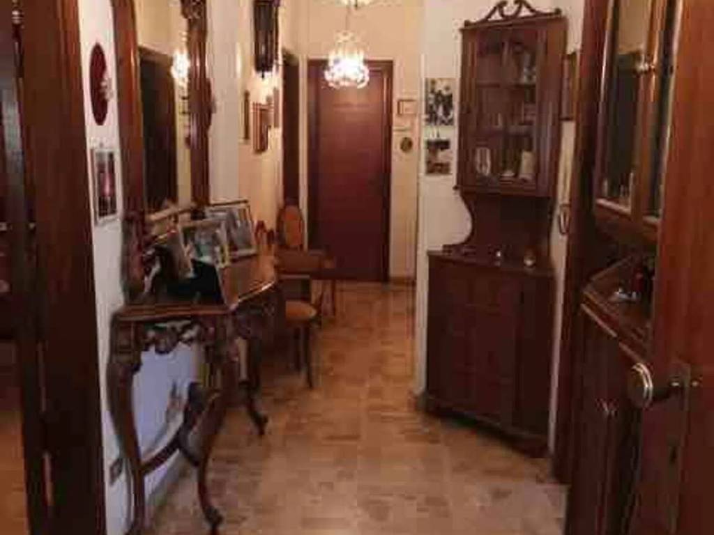 Appartamento a Taranto in Via Raimondello Orsini, 67 - Foto 2