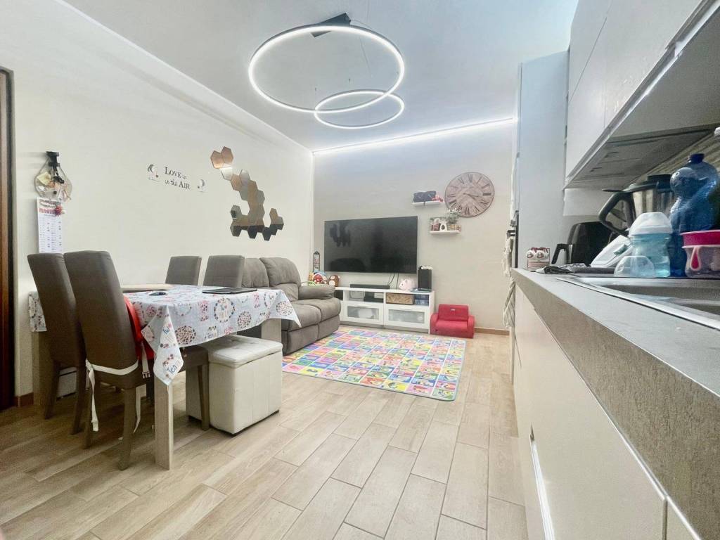 Appartamento a Fenegrò in Via Moro da Fenegrò - Foto 4