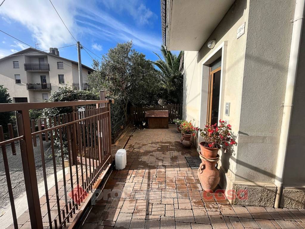 Casa indipendente a Perugia in Strada Tiberina Nord - Foto 3