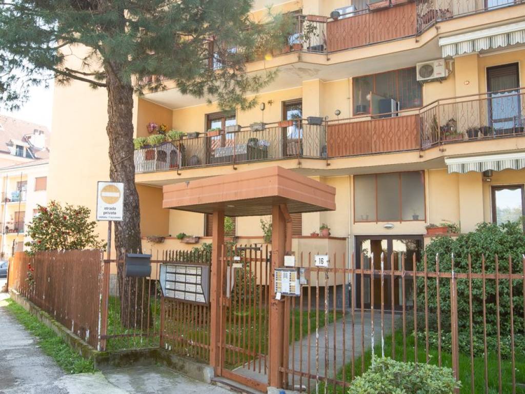Appartamento a Busto arsizio in Via Monte Cervino, 16 - Foto 3
