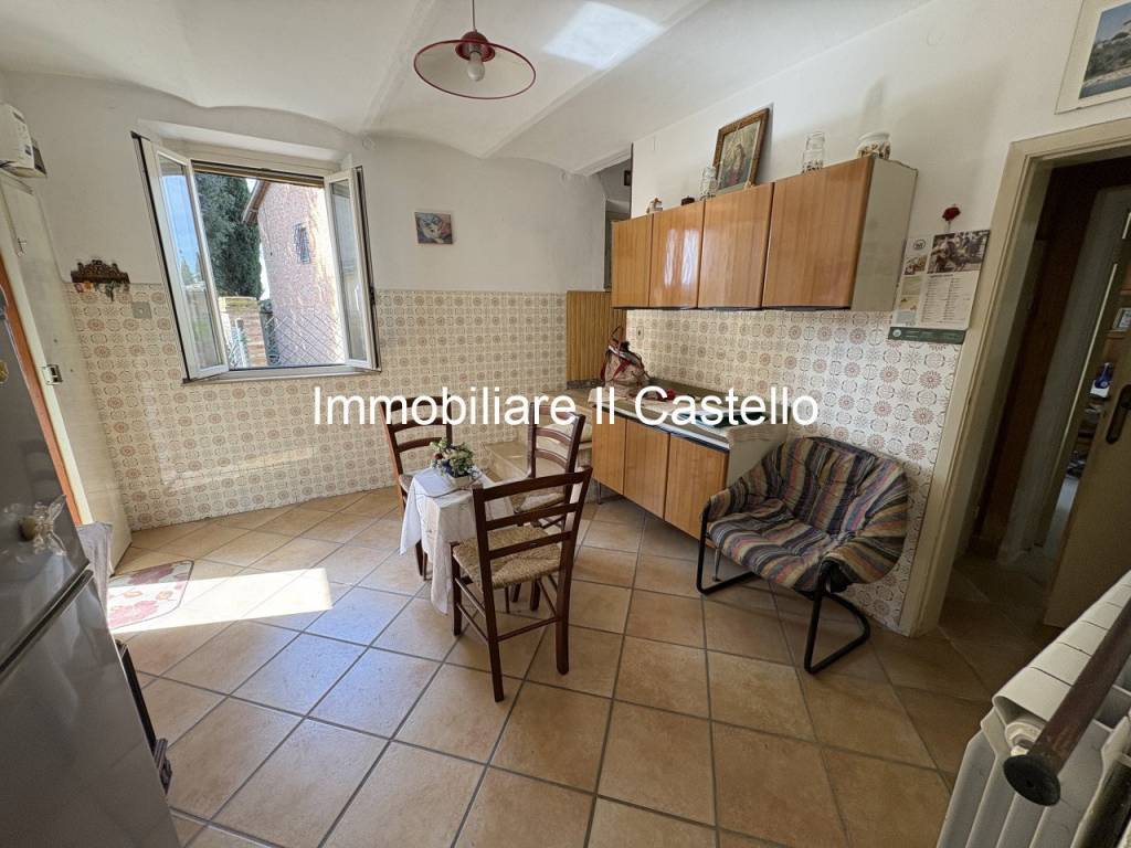 Casa indipendente a Castiglione del lago in Via Castiglionese, 13 - Foto 3