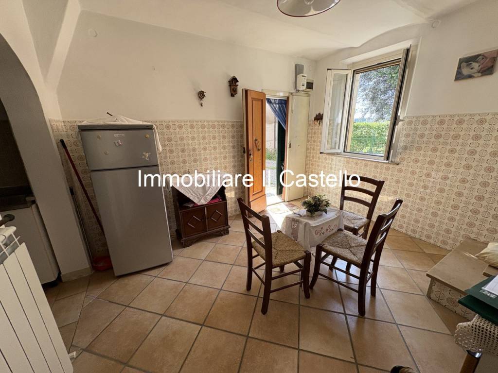 Casa indipendente a Castiglione del lago in Via Castiglionese, 13 - Foto 4