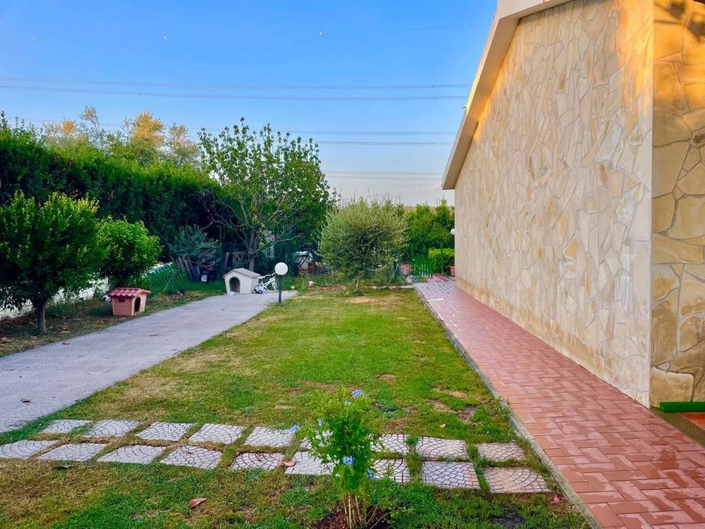 Villa a Tarquinia in Via dei Sisina - Foto 3