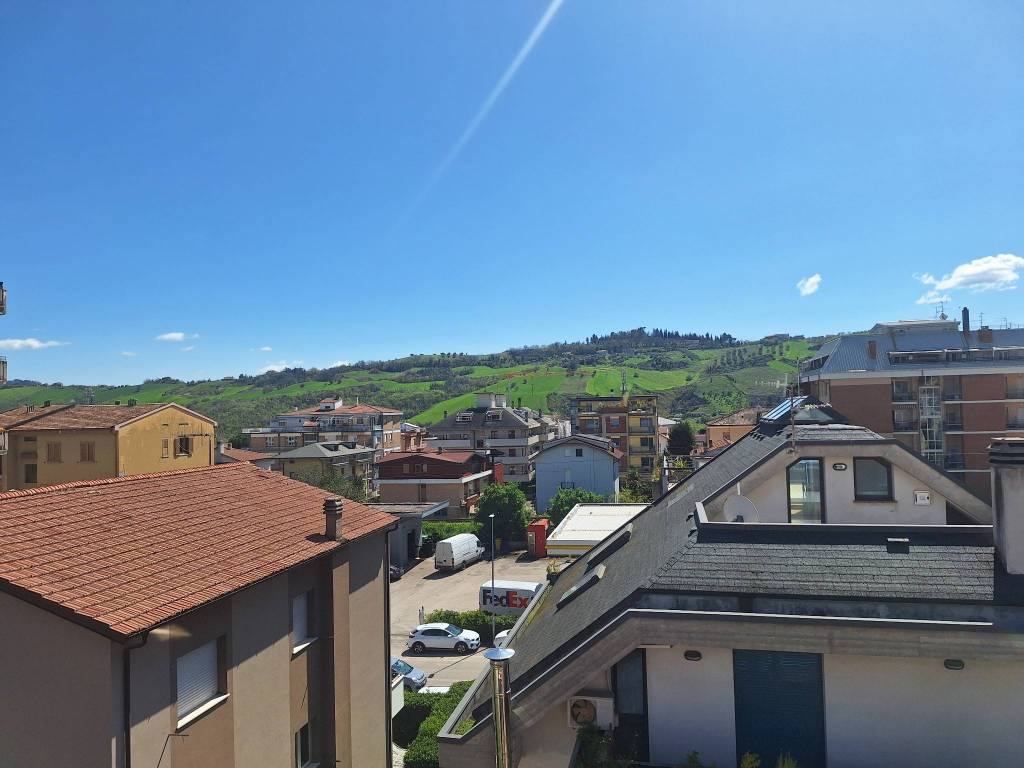 Appartamento a Teramo in Via Romagna Manoja, 18 - Foto 2