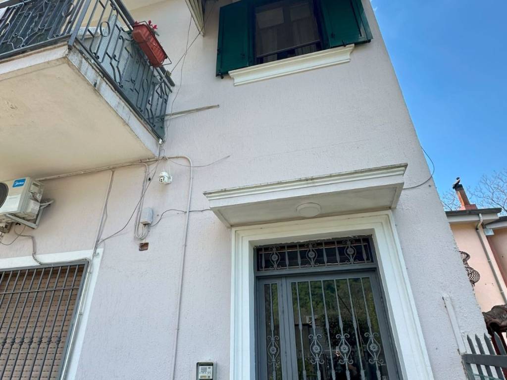 Casa indipendente a Palma campania in Via Circumvallazione - Foto 4