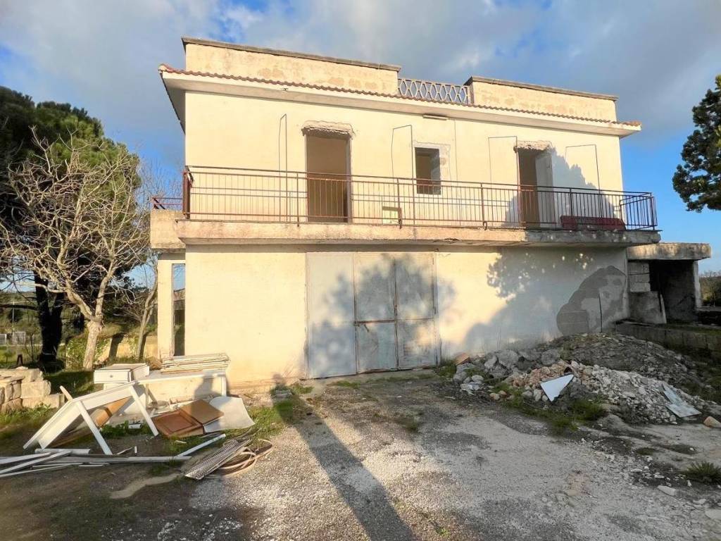 Villa a Ceglie messapica in SP23 - Foto 3