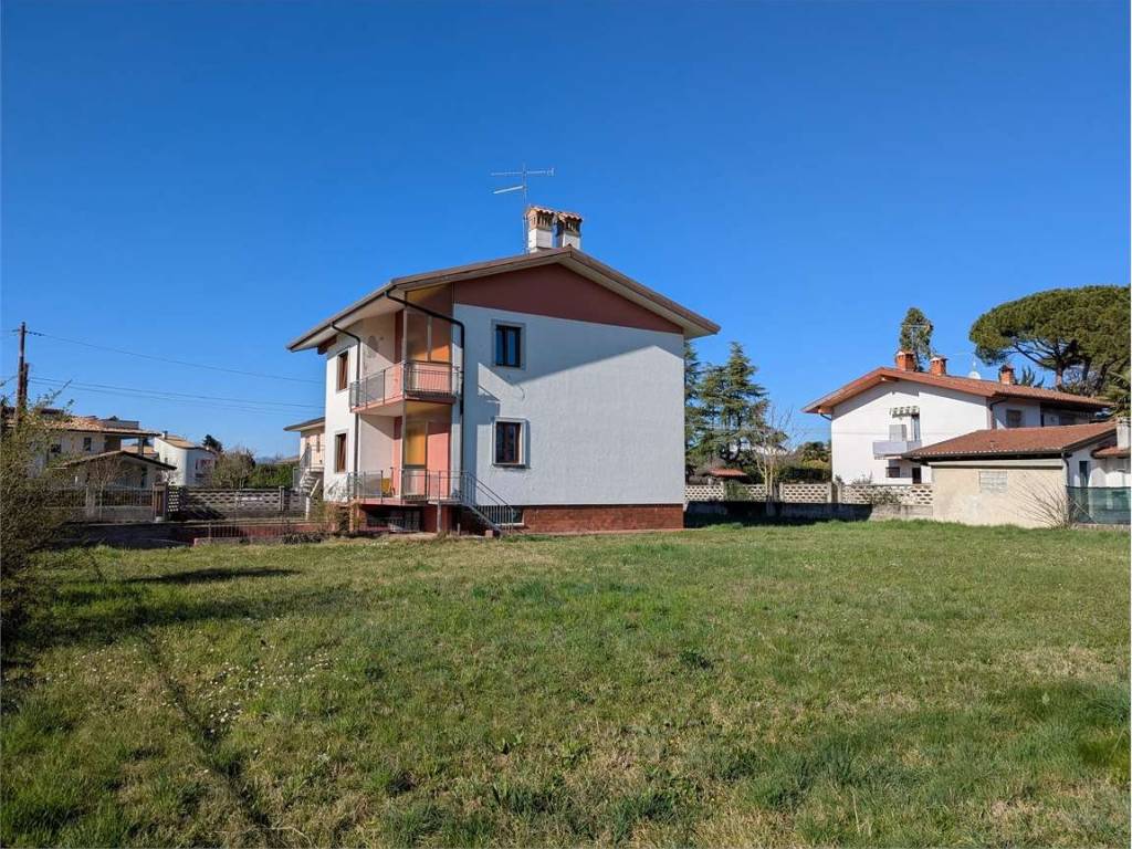 Villa a Capriva del friuli in Via Pertini - Foto 5