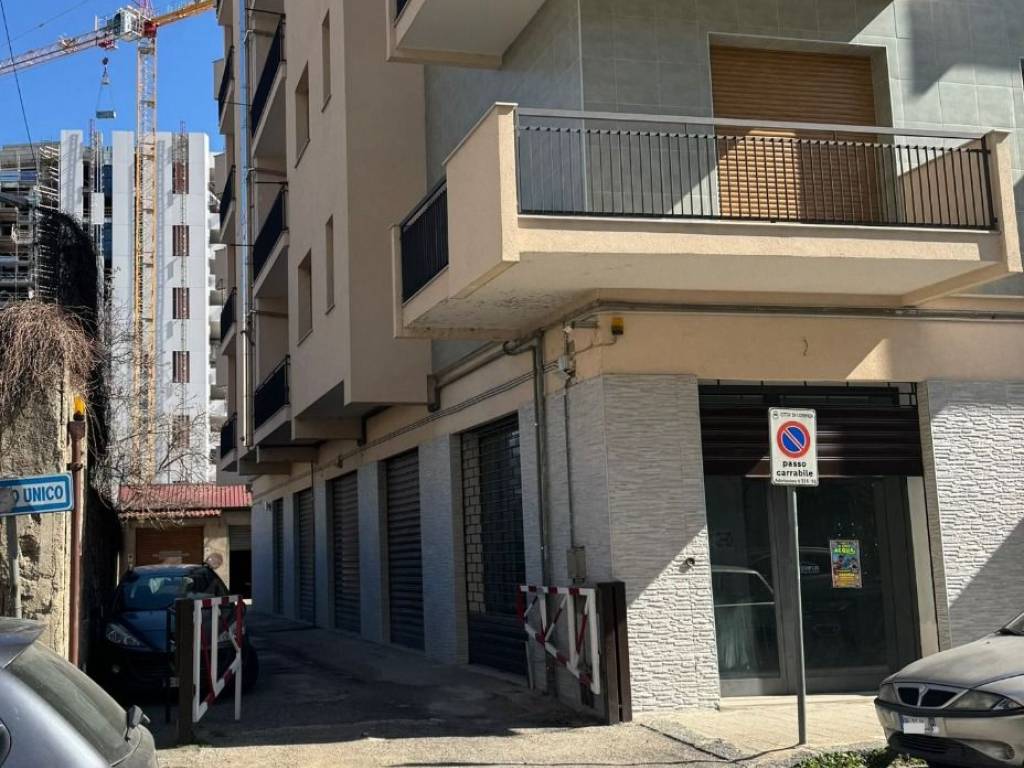 Box / garage a Cosenza in via 24 Maggio , 16 - Foto 2