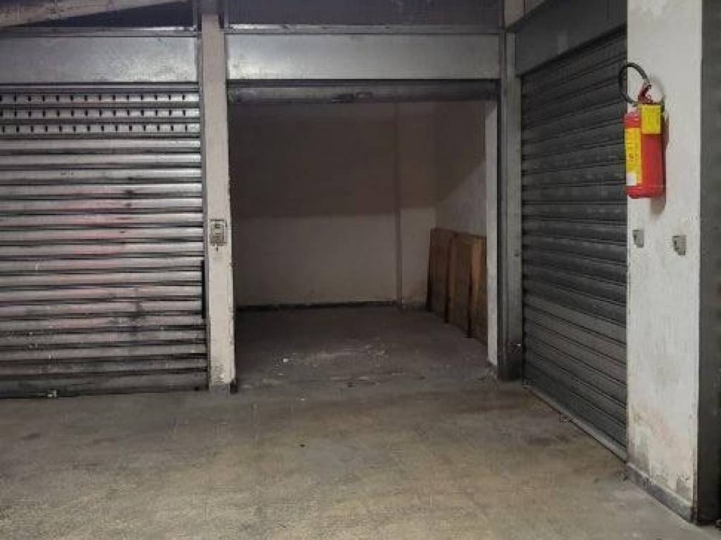 Box / garage a Salerno in Via Clemente Mauro, 21 - Foto 4