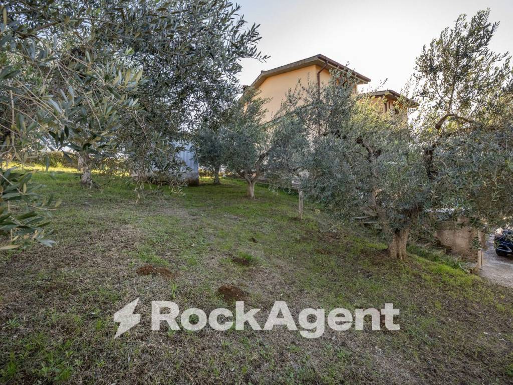 Villa a Fara in sabina in Via Peppino Impastato, 21 - Foto 3