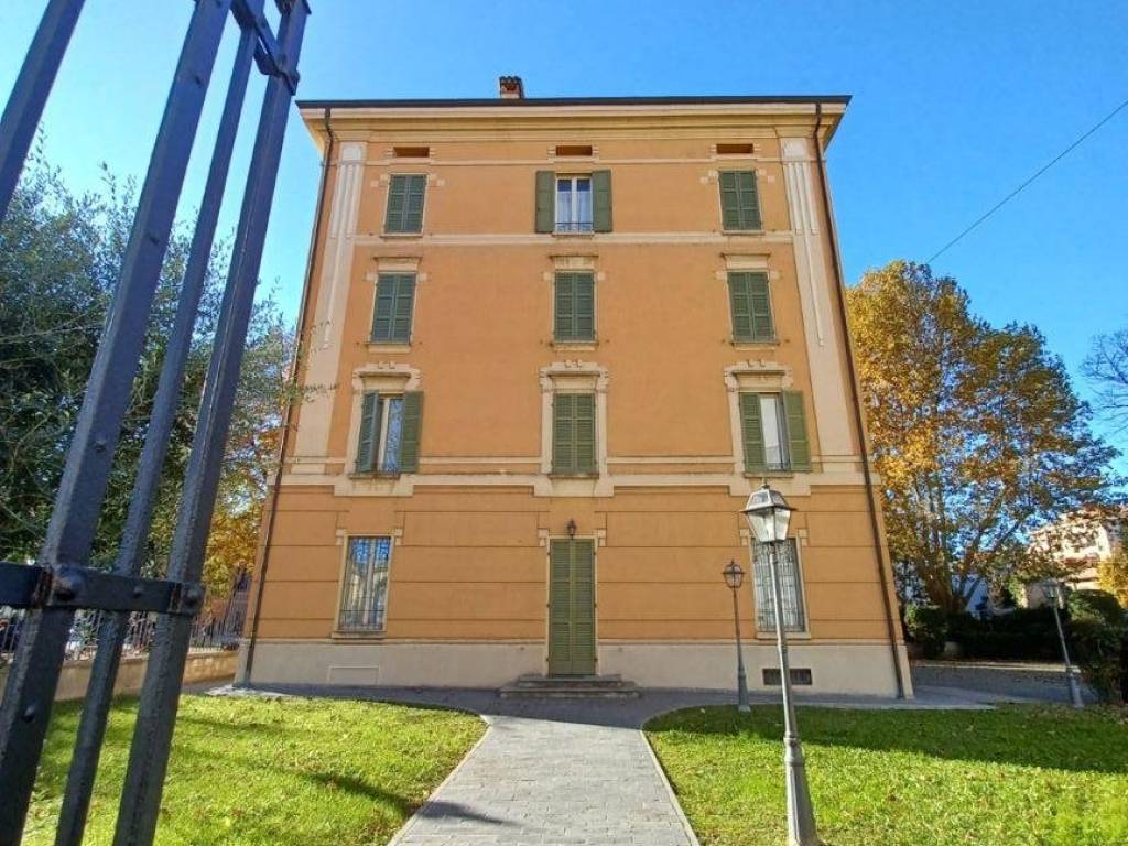 Appartamento a Parma in Viale Martiri della Libertà, 24 - Foto 2