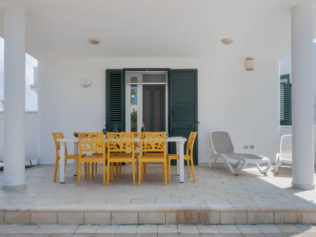 Villa a Salve in Via Papa Giovanni XXIII - Foto 2