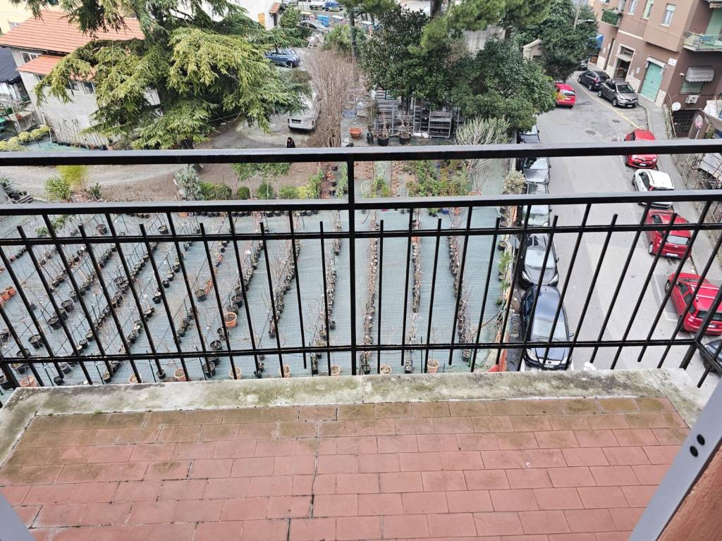 Appartamento a Genova in Via Borzoli - Foto 2