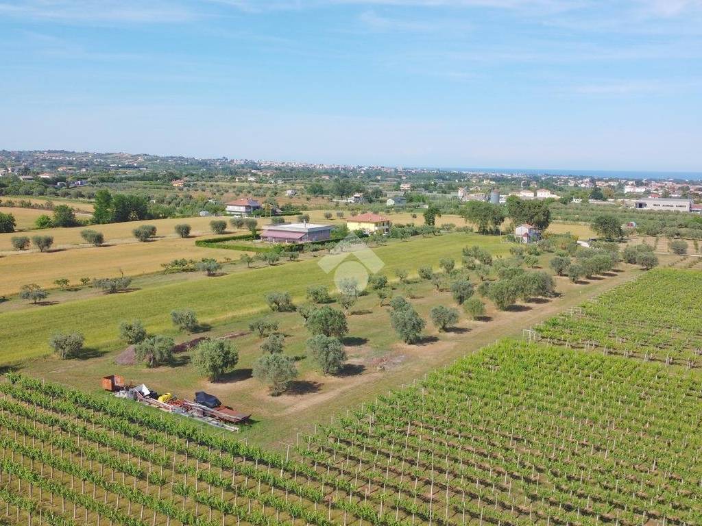 Terreno a Mosciano sant'angelo in Via Santa Maria Dell'Arco, 26 - Foto 3