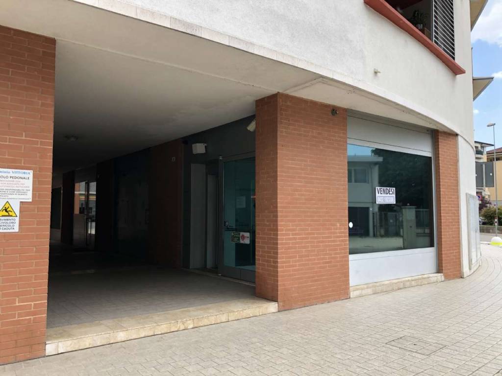 Immobile a Cordenons in piazza della Vittoria, 36 - Foto 2