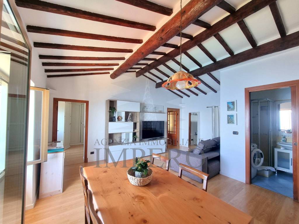 Appartamento a Ventimiglia in Corso Mentone - Foto 3