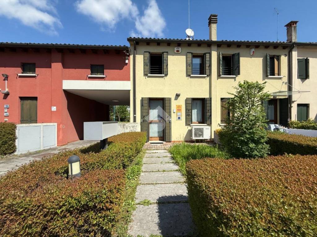 Villetta a schiera a Venezia in Via San Donà, 312 - Foto 1