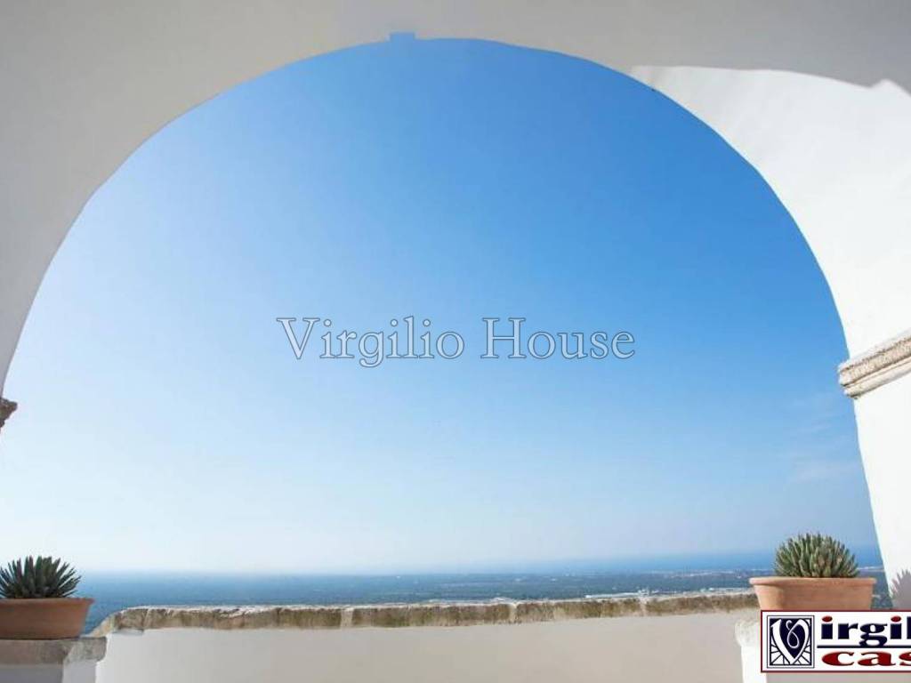 Palazzo / stabile a Ostuni in Largo Arcivescovo Teodoro Trinchera, 29 - Foto 3