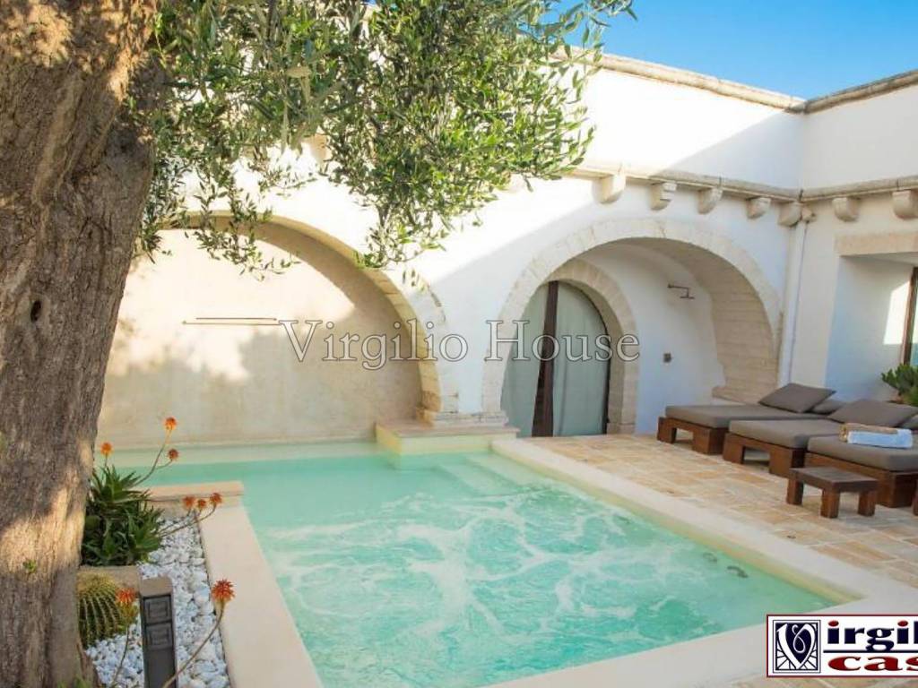 Palazzo / stabile a Ostuni in Largo Arcivescovo Teodoro Trinchera, 29 - Foto 4