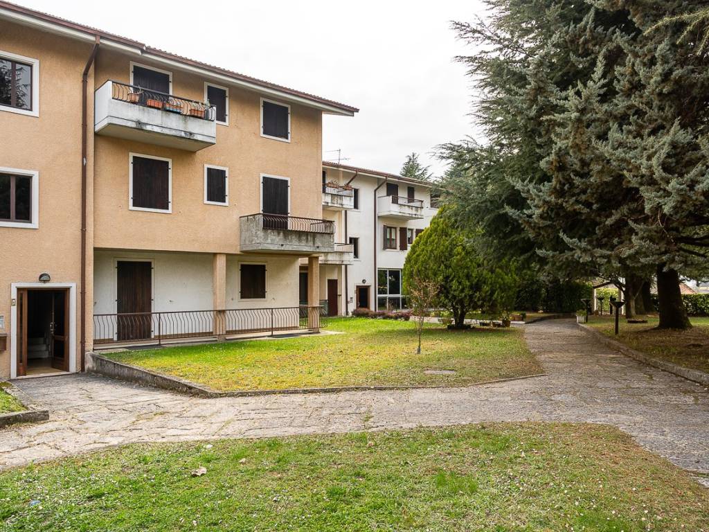 Appartamento a Cerro veronese in Via Lessini, 65 - Foto 2