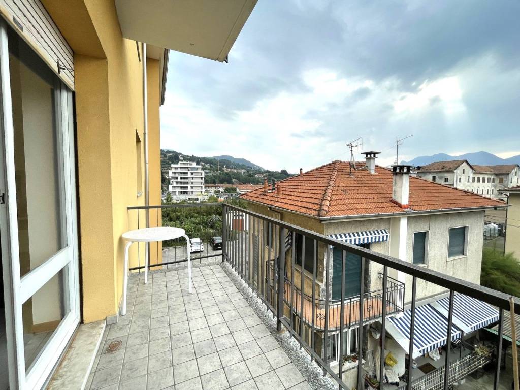 Appartamento a Verbania in Via Asti - Foto 3
