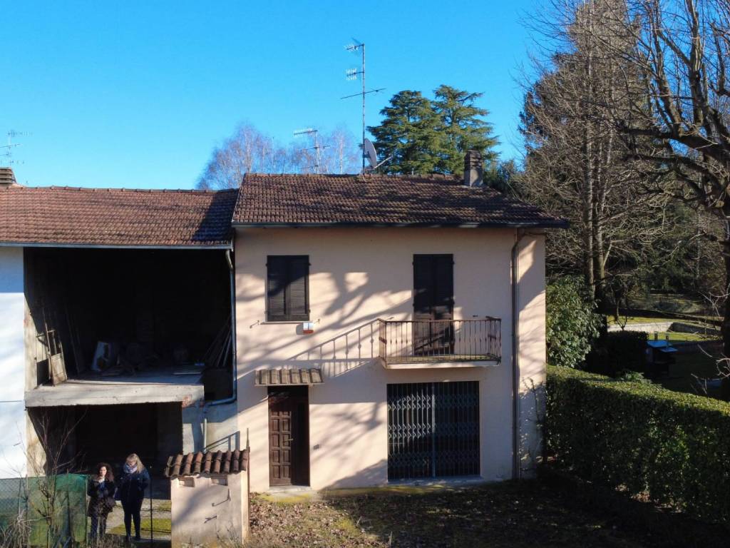 Casa indipendente a Travedona-monate in Via Francis Brugnoni, 18 - Foto 2