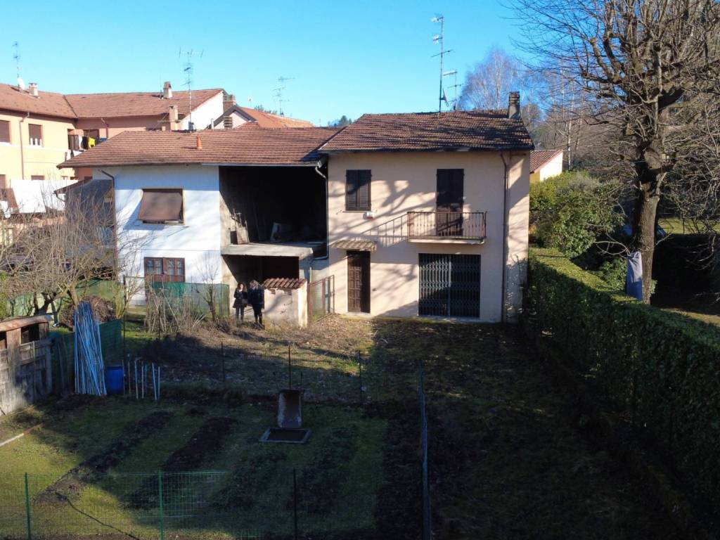 Casa indipendente a Travedona-monate in Via Francis Brugnoni, 18 - Foto 3